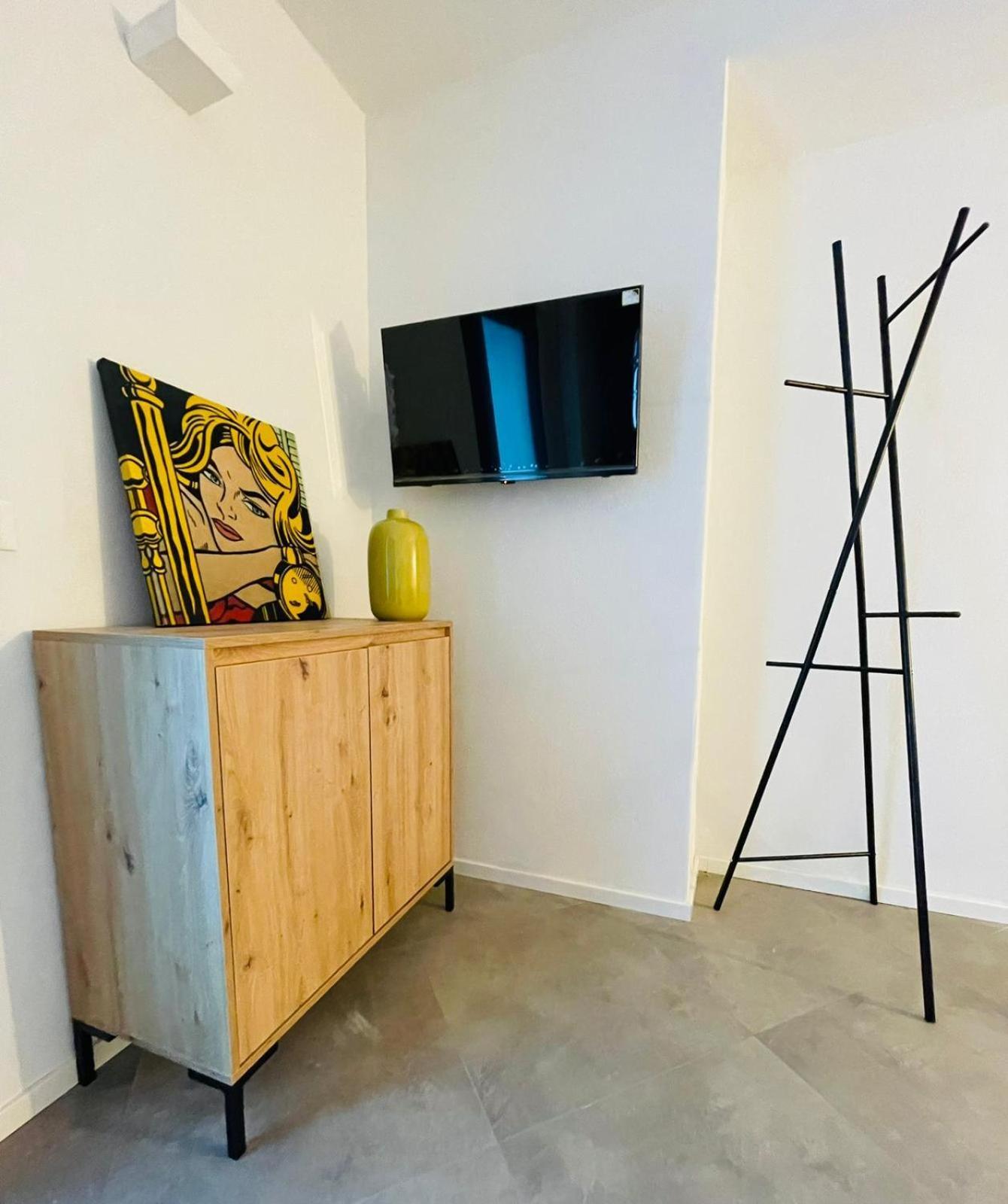 Elisa Apartments B - In Front Of The Walls Of Λούκα Εξωτερικό φωτογραφία