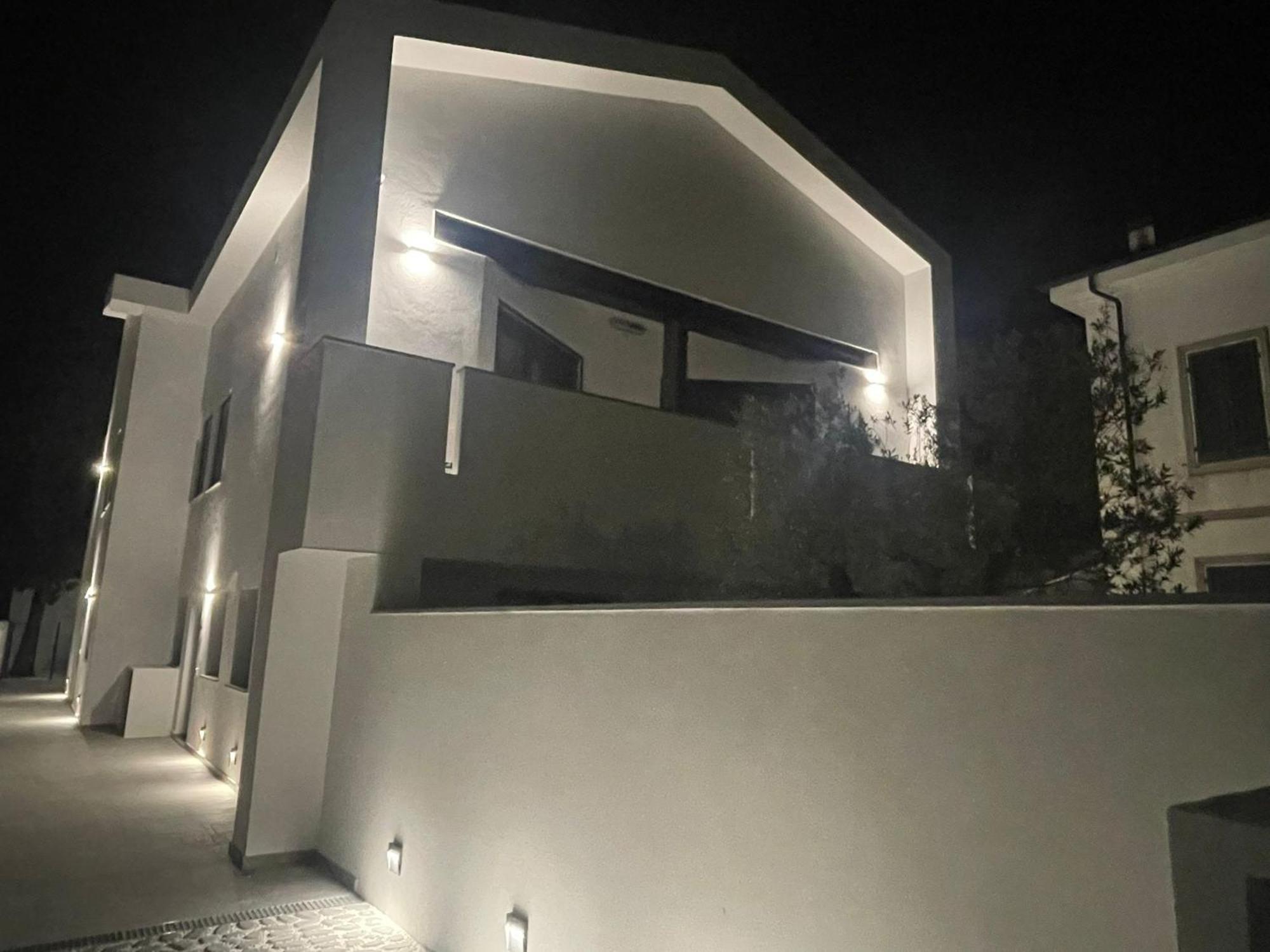 Elisa Apartments B - In Front Of The Walls Of Λούκα Εξωτερικό φωτογραφία