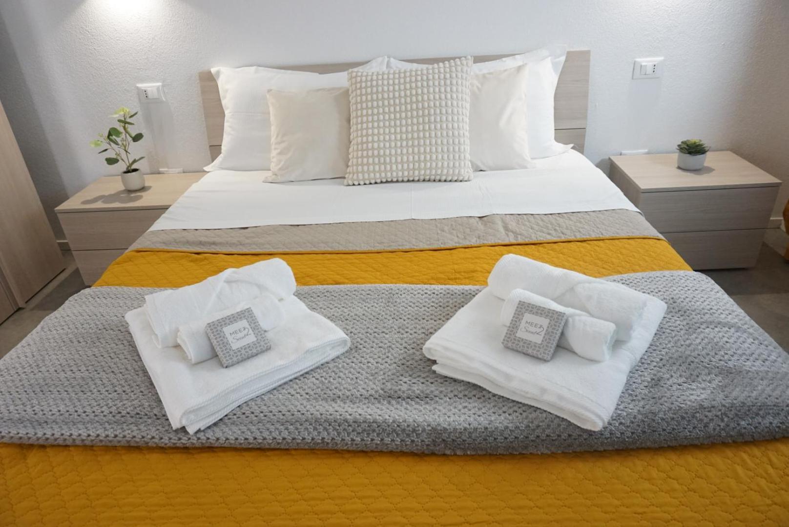 Elisa Apartments B - In Front Of The Walls Of Λούκα Εξωτερικό φωτογραφία