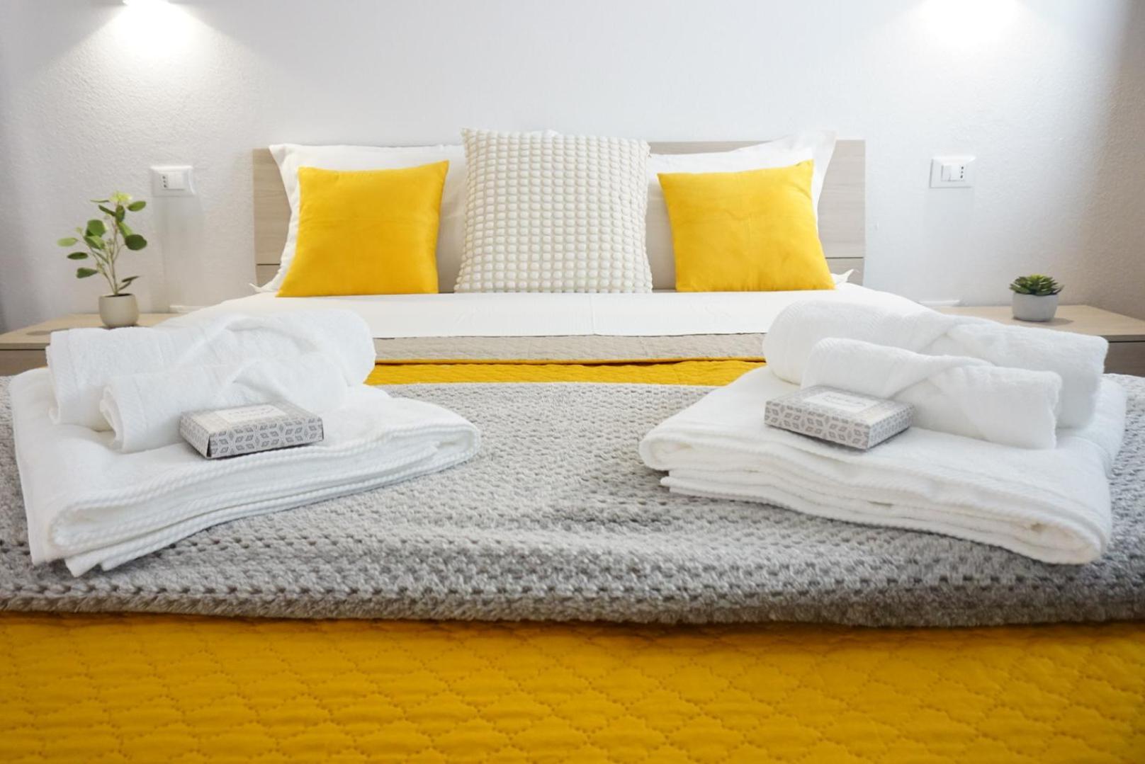 Elisa Apartments B - In Front Of The Walls Of Λούκα Εξωτερικό φωτογραφία