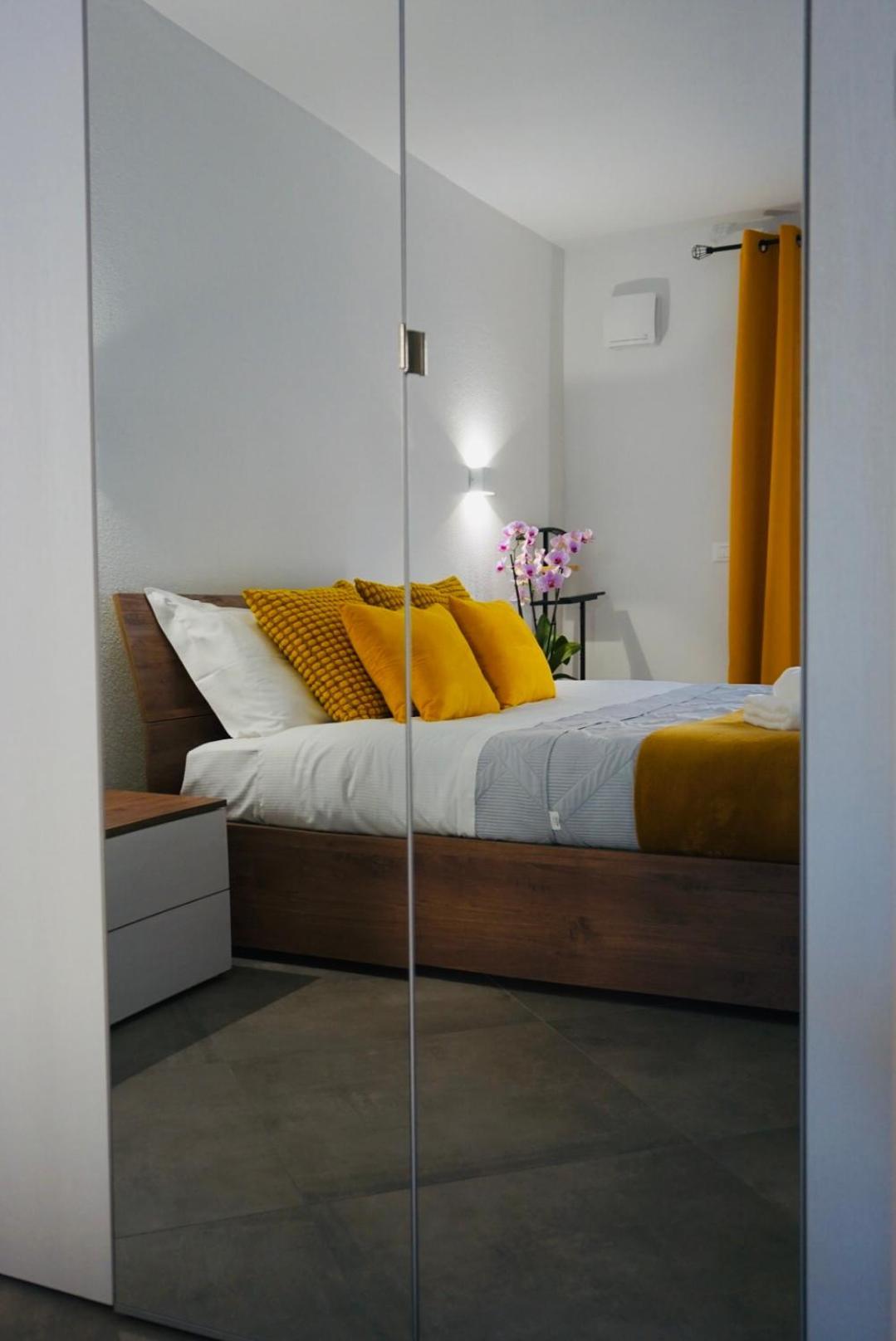 Elisa Apartments B - In Front Of The Walls Of Λούκα Εξωτερικό φωτογραφία